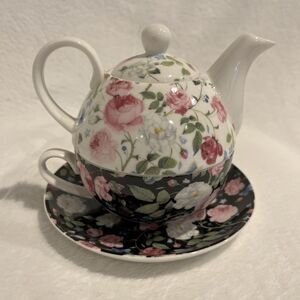 Tea For One by Stechcol 4 Pc. in the White and Black Petite Rose Pattern.